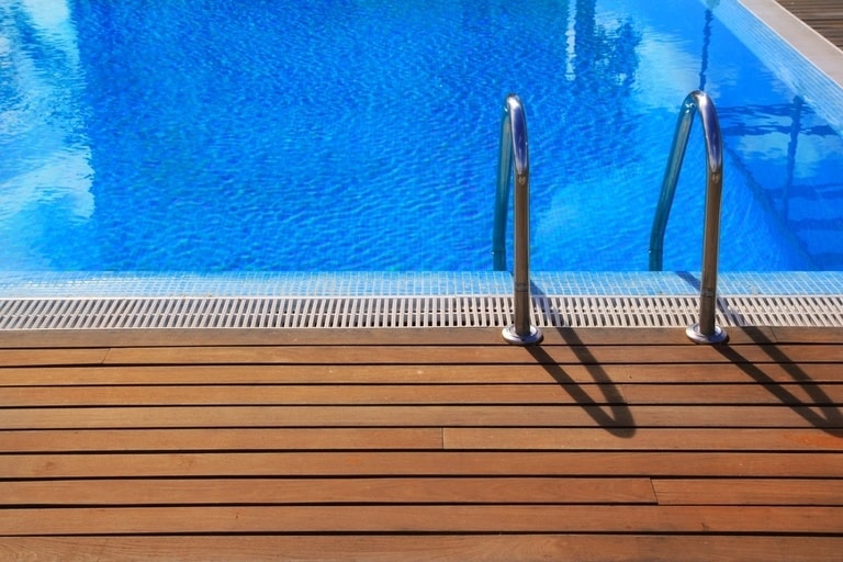 Here's How To Get Rid Of Mustard Algae In Your Pool (FAST)